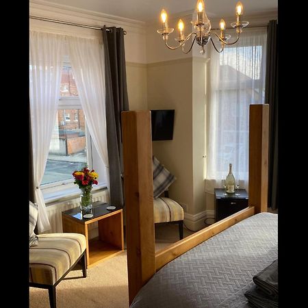 The Whalebone Arch Hotel Whitby Eksteriør billede
