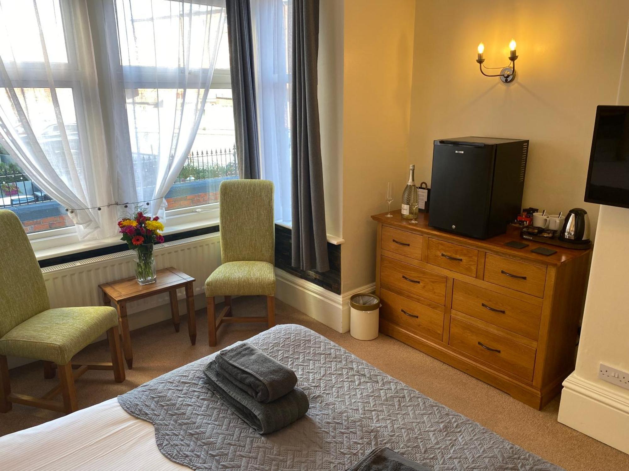 The Whalebone Arch Hotel Whitby Eksteriør billede