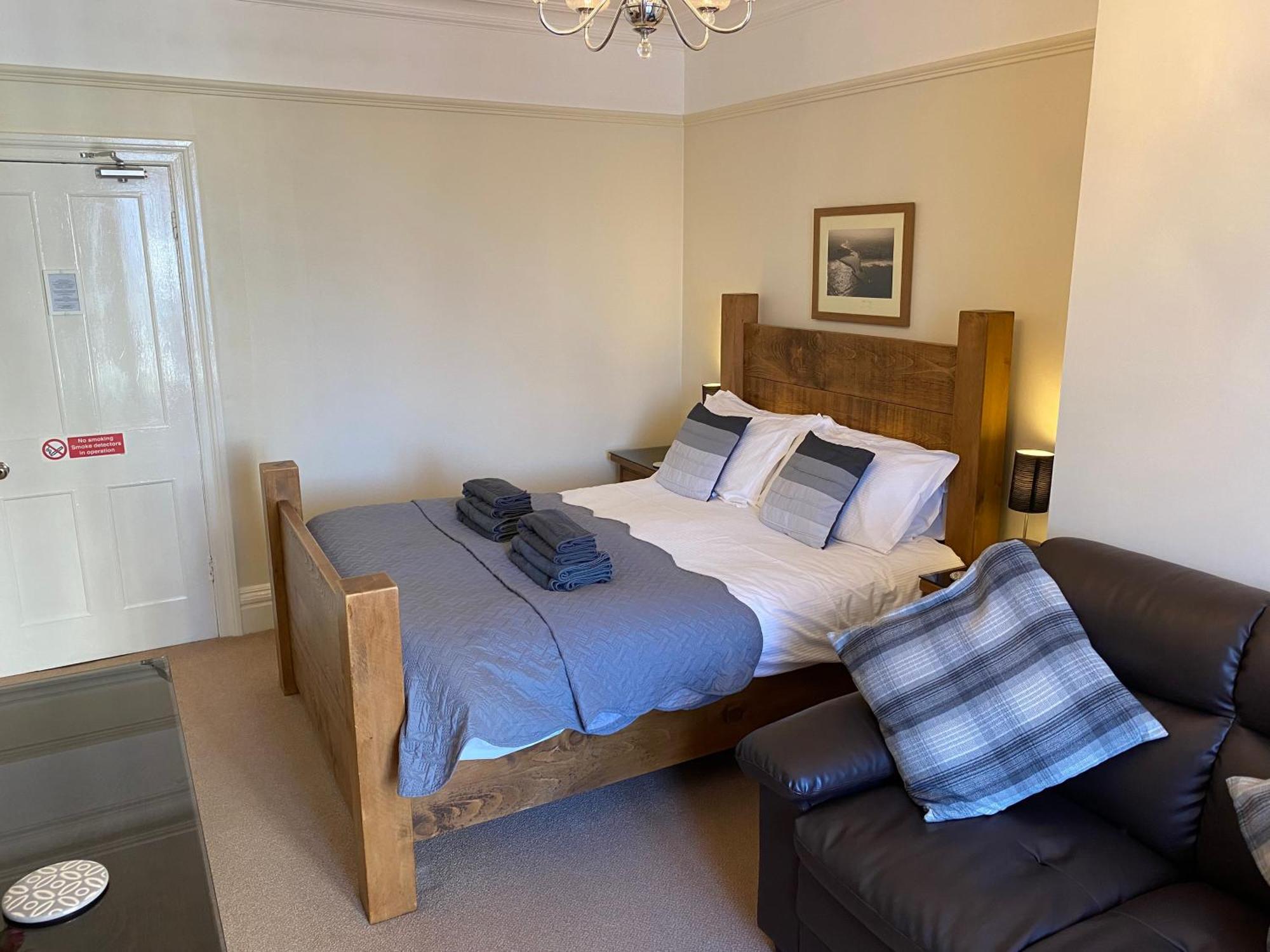 The Whalebone Arch Hotel Whitby Eksteriør billede