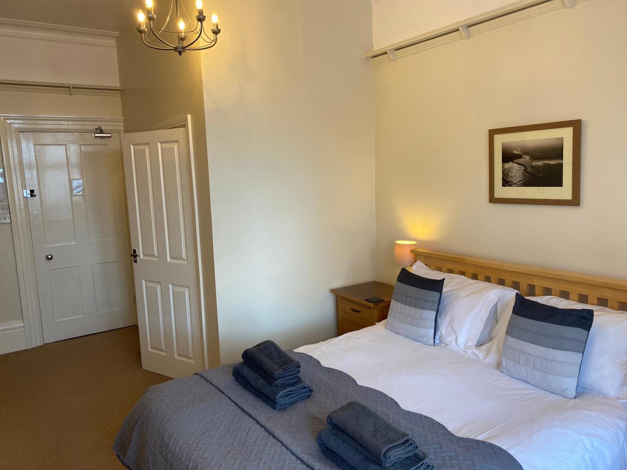 The Whalebone Arch Hotel Whitby Eksteriør billede